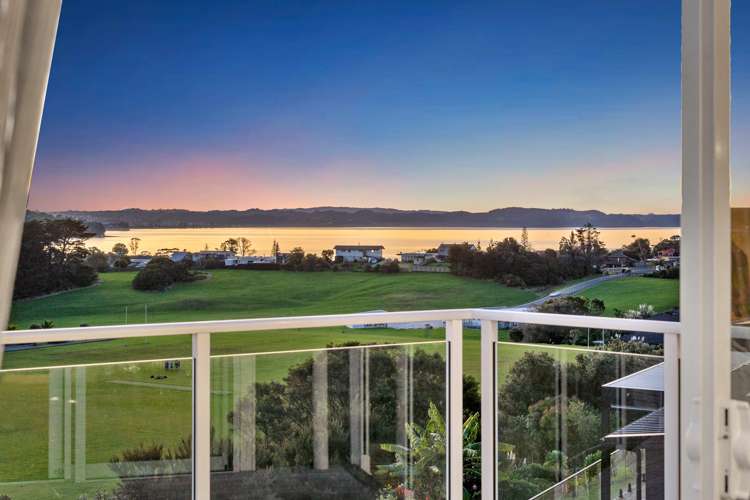 8 Waititiro Rise Stanmore Bay_27