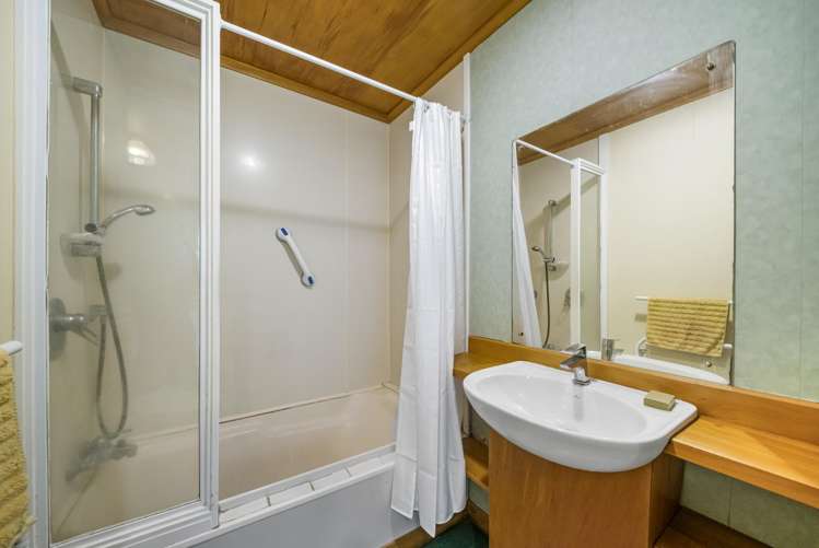 137 Portage Road New Lynn_10