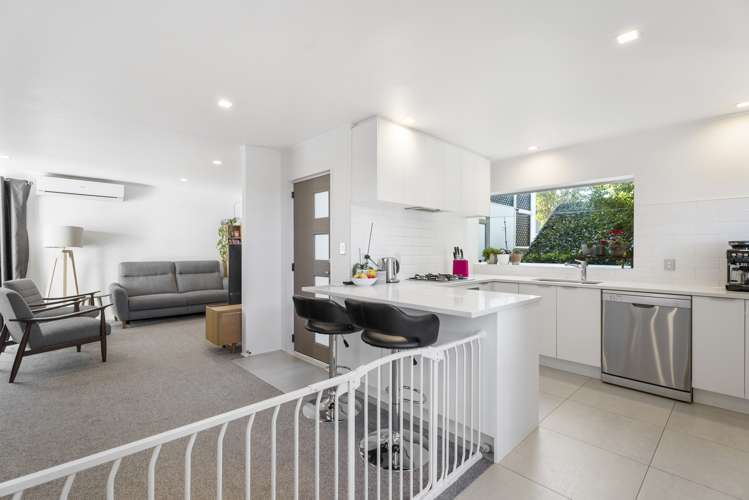 2/1 Valley Road Northcote_4