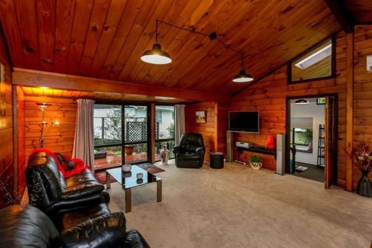 15 Hickford Place 10846_4