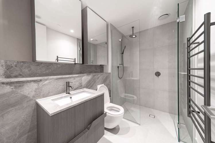 4801/10 Commerce Street City Centre_12