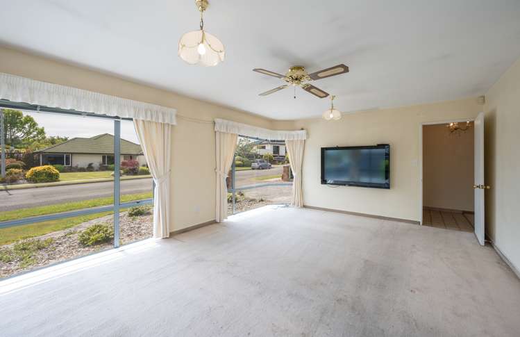 37 Aldinga Avenue Stoke_9