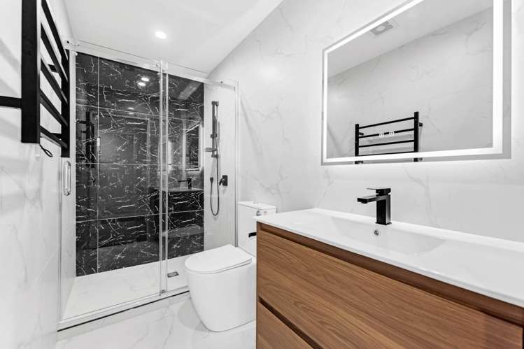 7 Puhakehake Place Flat Bush_14