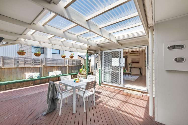 10 Borrowdace Avenue Botany Downs_22