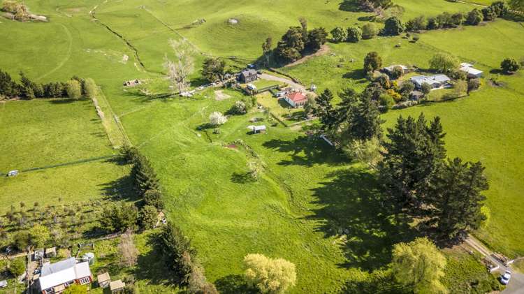 86 Tod Road Otane_14