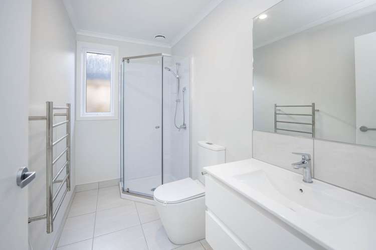 13 Waruhia Crescent Rototuna North_9