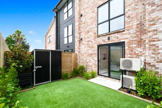 10/57 Taikata Road Te Atatu Peninsula_1