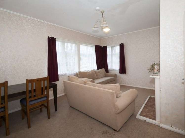 1/2 Taita Drive Boulcott_5