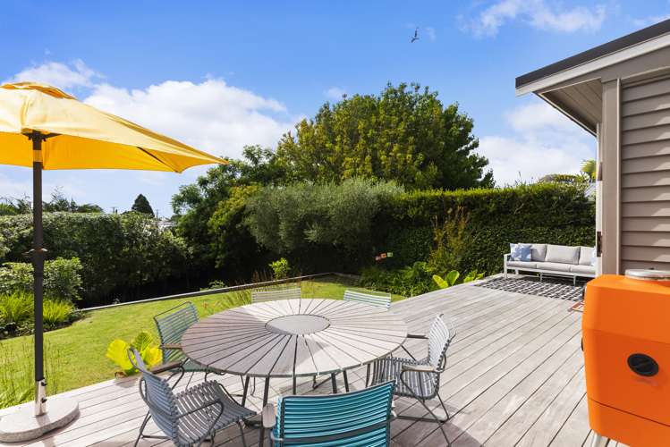 8 Pasadena Avenue Point Chevalier_14