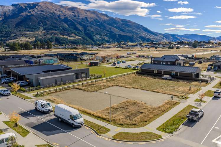 10 Pinn Street Lake Hawea_2