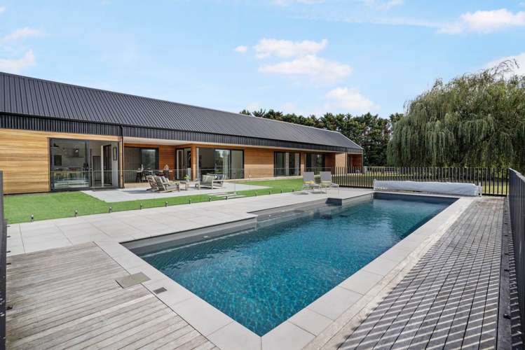 242 Seagrove Road Waiau Pa_36