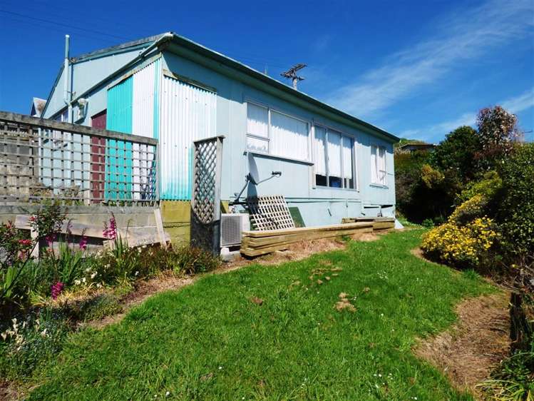 5 Esplanade Kaka Point_3