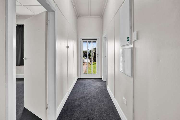 39 Auroa Road Otakeho_13