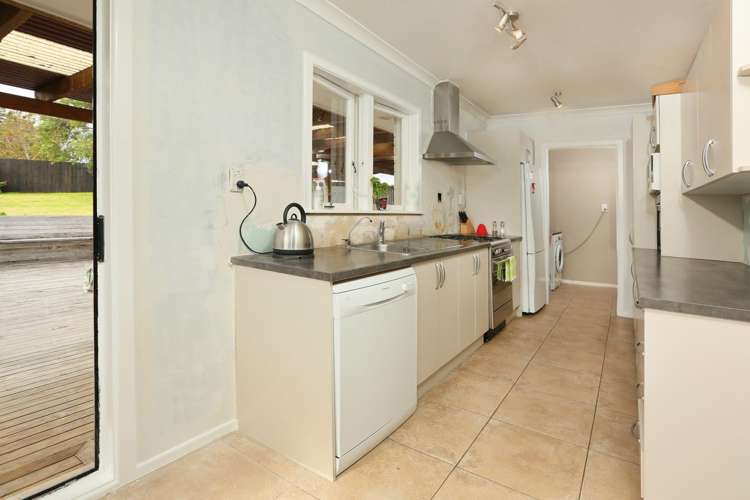 8 Castaing Crescent Te Atatu South_7