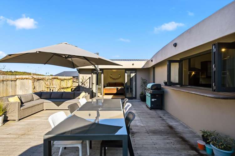 11 Armstrong Grove Hilltop_17