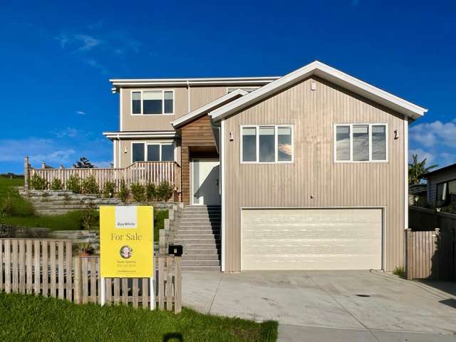 Flexible Family Living with Double Kitchens