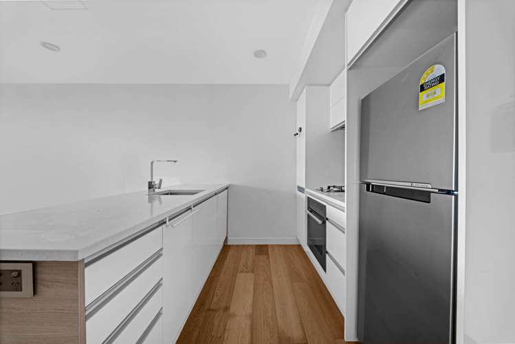506/10 Lion Place Epsom_12
