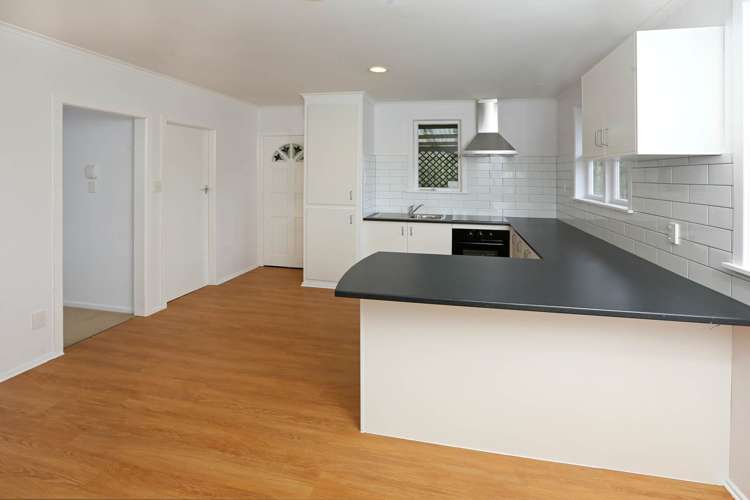 137 Edmonton Road Te Atatu South_15