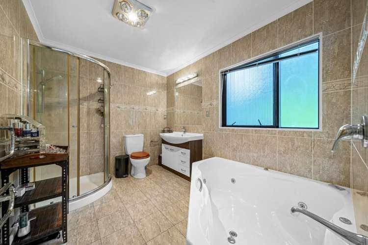 1 Waldorf Crescent Orewa_11