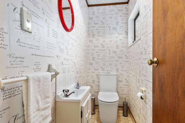 64 Woodman Drive Tawa_16