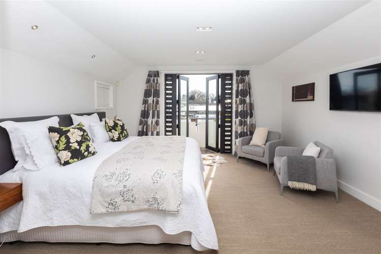 3 Helmores Lane Merivale_26