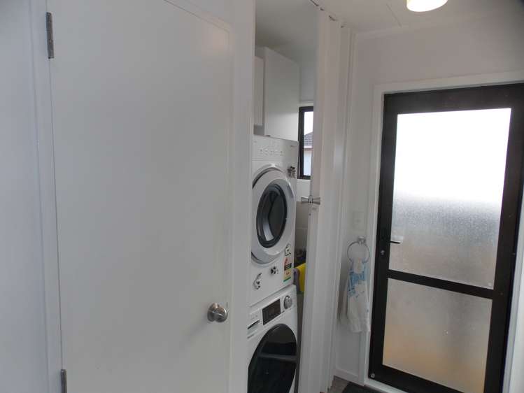 1 Roots Street West Feilding_5