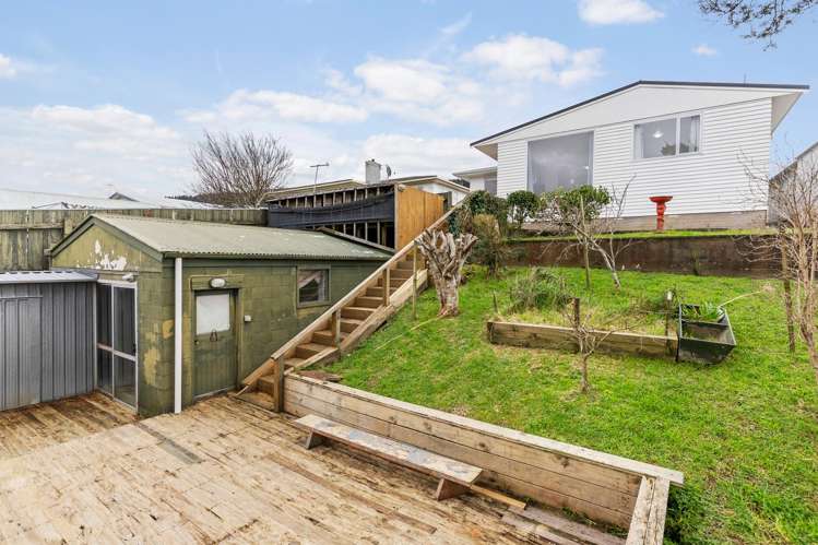 50 Davidson Crescent Tawa_24