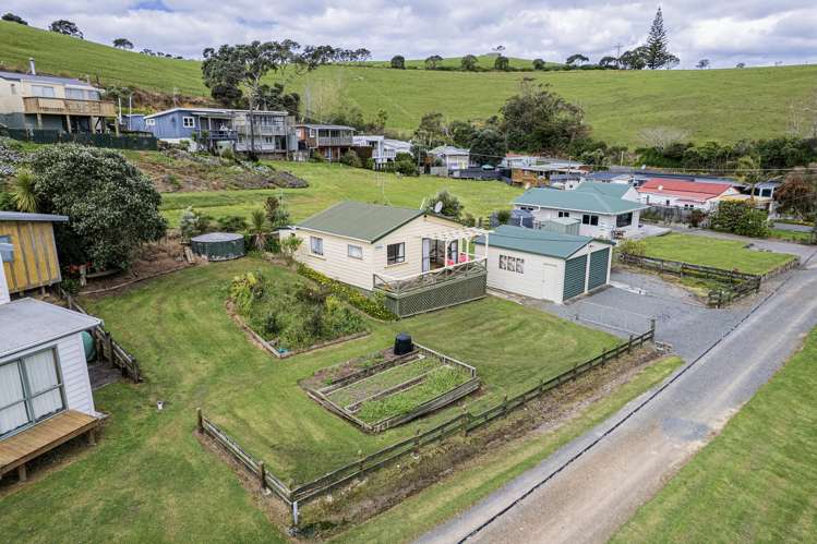 8 Hugh Barron Way Whananaki_18