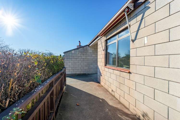 2/10 Miro Street Glenwood_22