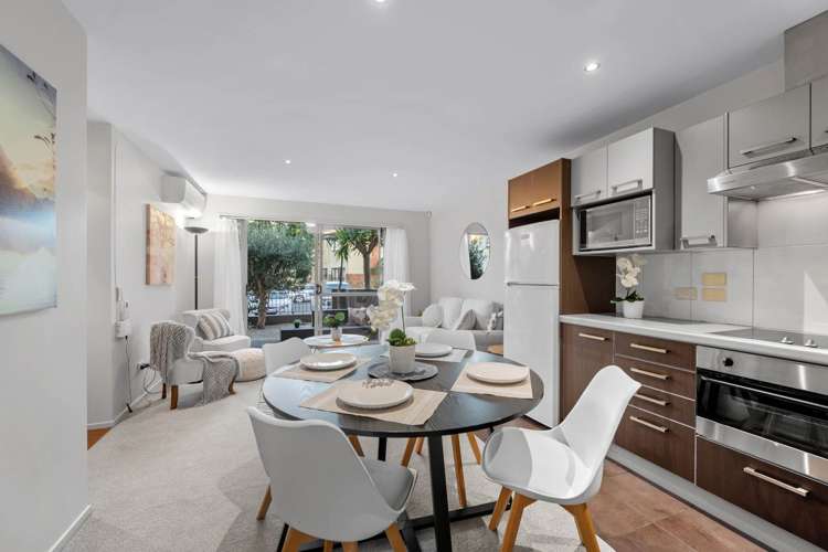 86a Michael Jones Drive Flat Bush_16