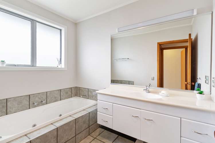 12 Benmore Street Glenwood_15