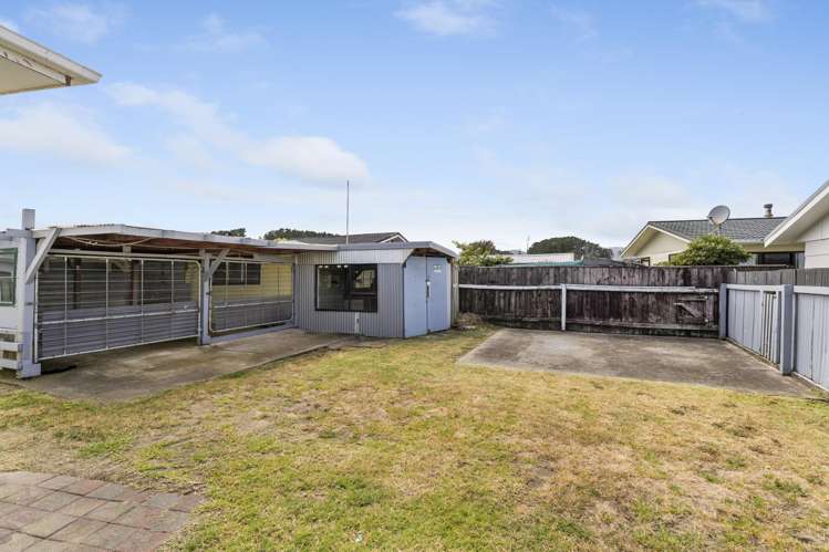 15 Hewson Crescent Otaki Beach_14