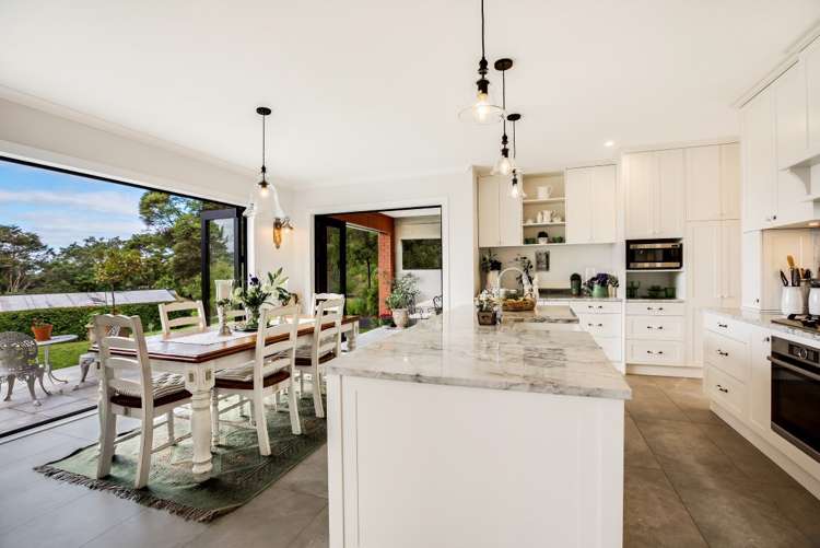 323f Huia Road Titirangi_6