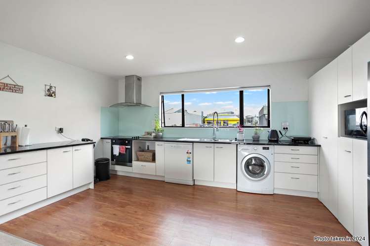 9/17A Delta Avenue New Lynn_6