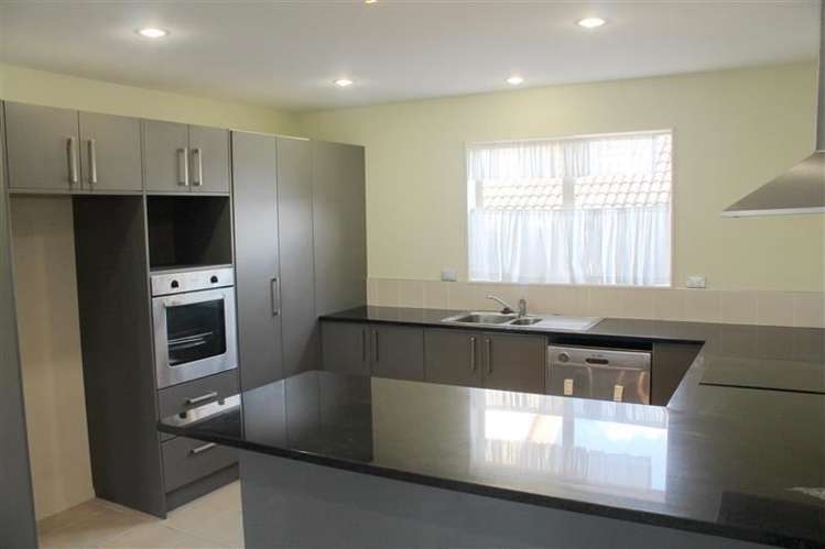 6 Lincoln Garden Close Henderson_5