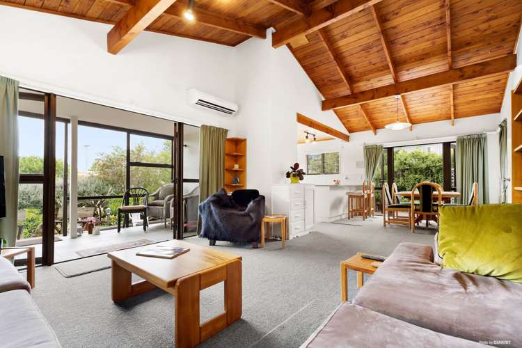 2/7 Cresta Avenue Beach Haven_9