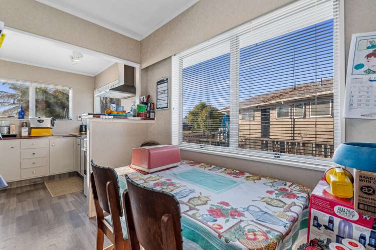 2 Sequoia Crescent Owhata_6