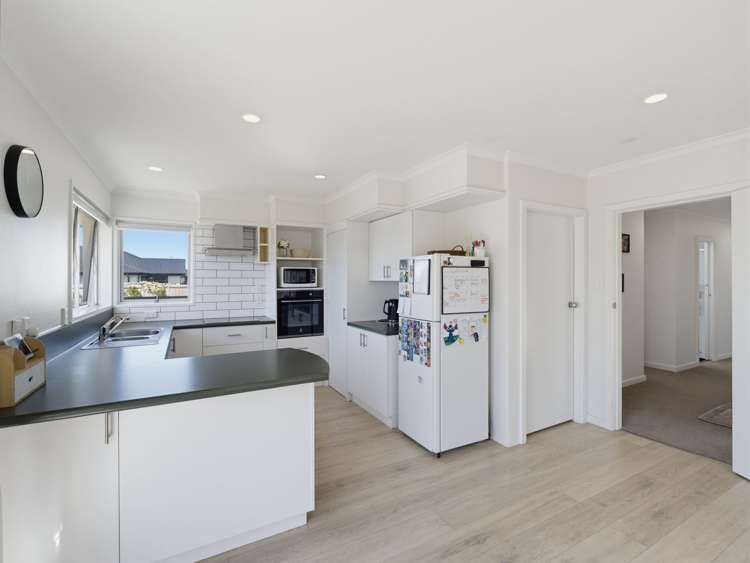 8 Woodham Drive Allenton_6