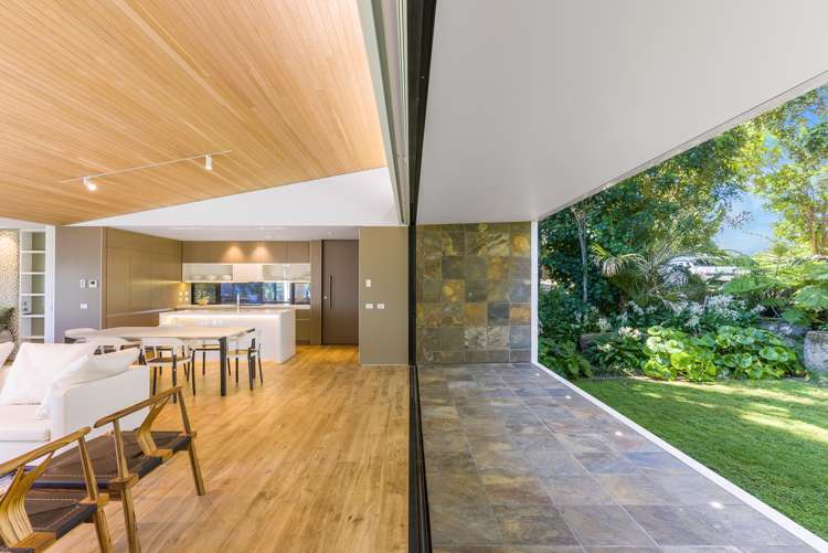 34 Arapito Road Titirangi_6