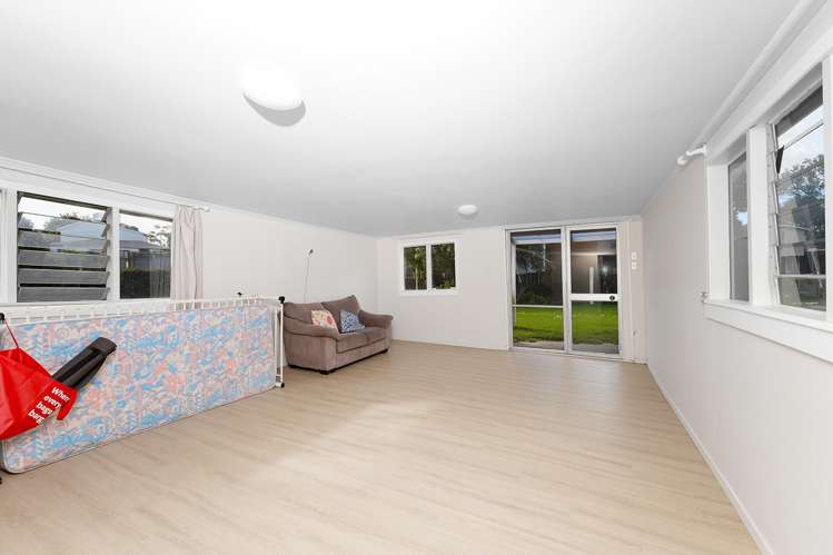35 Nile Road Kelston_27