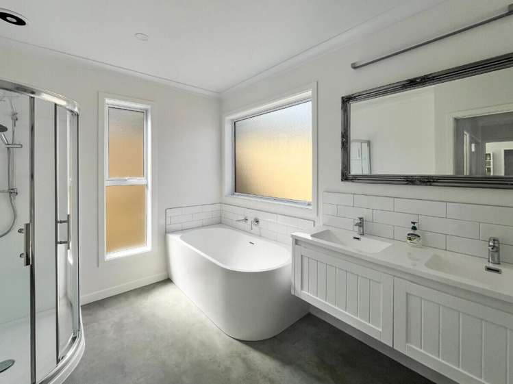 64 Chesham Avenue Waipahihi_14