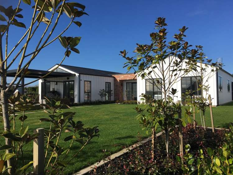 11 Alan Livingston Drive Cambridge_19