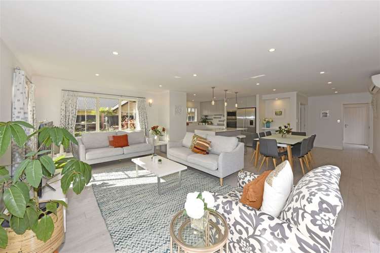 9 Strathmore Gardens Burwood_8