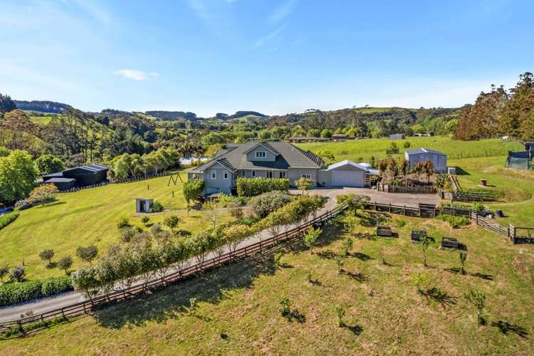913 Peak Road Helensville_1