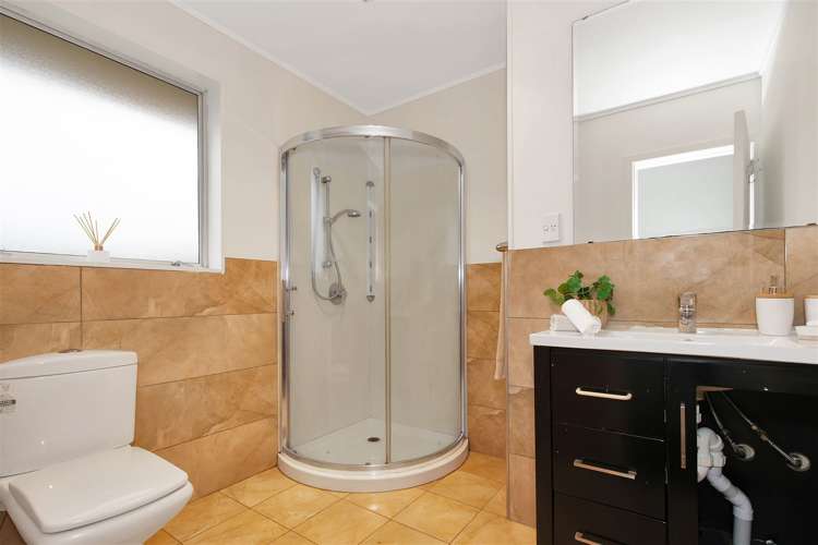 29 Avro Crescent Hornby_10