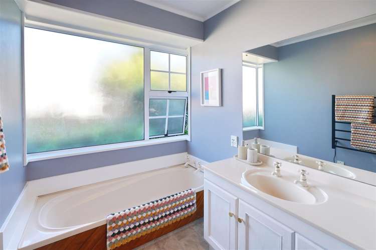 42 Cutts Road Russley_17