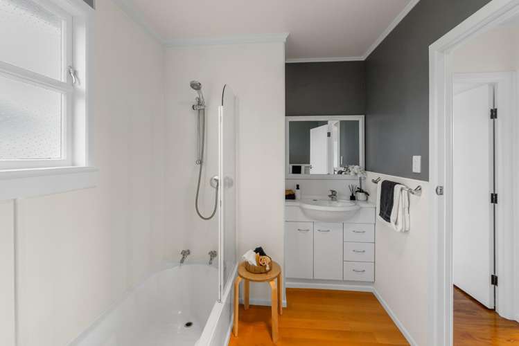 19 Miltonia Avenue Te Atatu South_14