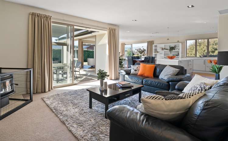 28 Matheson Crescent Albert Town_4