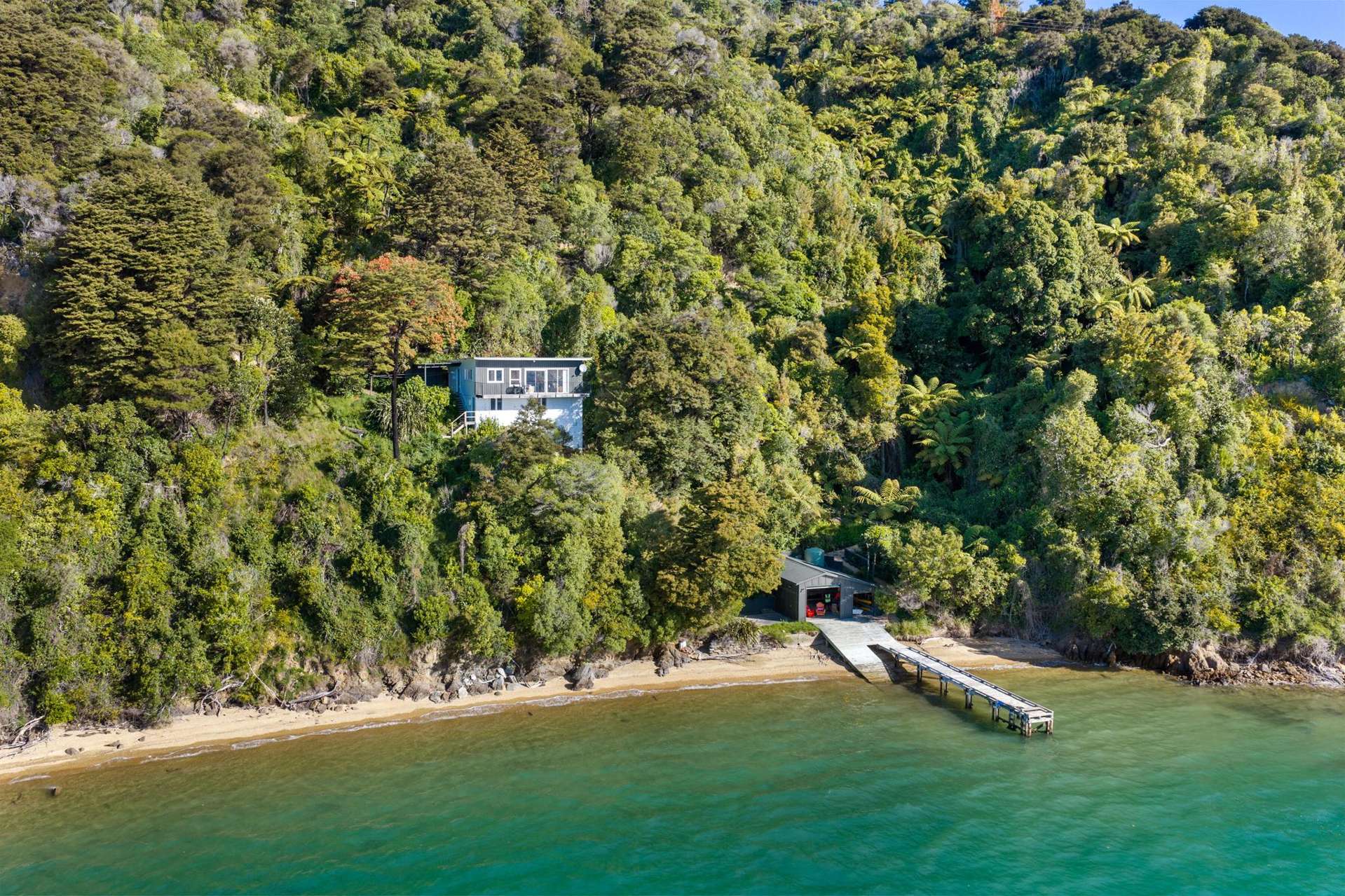 2717 Queen Charlotte Drive Queen Charlotte Sound_0