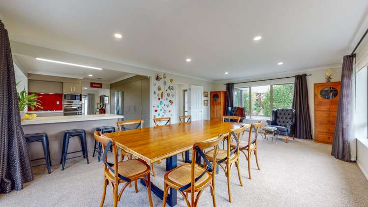 165 The Oaks Drive Leamington_5